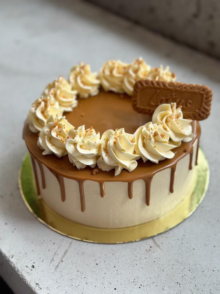 Lotus Biscoff Cake